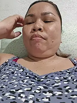 Snapshot of XXLorie_02 chatting on 06/30/26, 01:27 XXLorie 02 online show from 06/30/26, 01:27