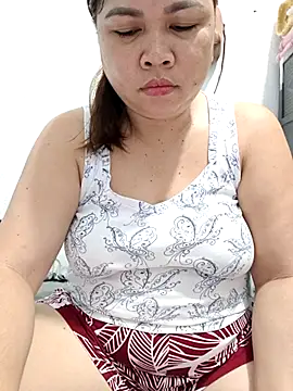 XXLorie 02 online show from 04/26/26, 08:50