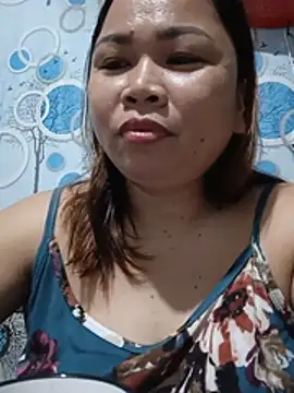Snapshot of XXLorie_02 chatting on 07/11/26, 08:20 XXLorie 02 online show from 07/11/26, 08:20