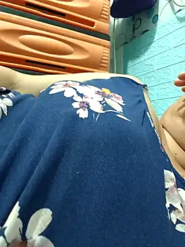 XXLorie 02 online show from 05/24/26, 02:06