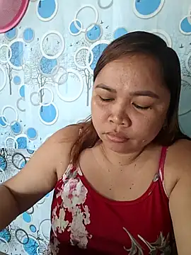 Snapshot of XXLorie_02 chatting on 06/05/26, 12:48 XXLorie 02 online show from 06/05/26, 12:48