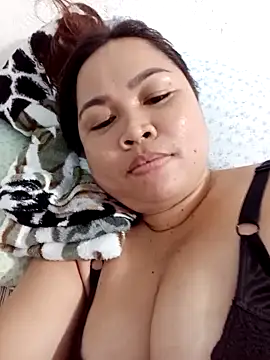 XXLorie 02 online show from 02/08/26, 11:19