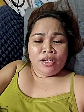 XXLorie 02 online show from 02/11/26, 12:27