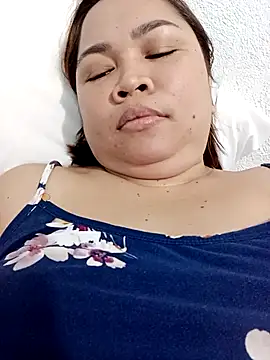 XXLorie 02 online show from 10/12/25, 12:28