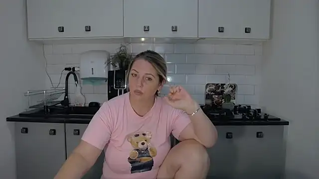 erikaerika online show from 09/14/25, 06:36