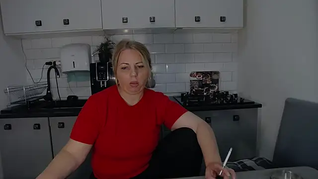 erikaerika online show from 09/29/25, 10:00