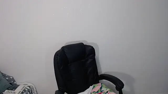 erikaerika online show from 10/01/25, 09:25