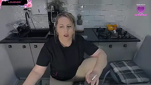 erikaerika online show from 12/16/25, 07:45