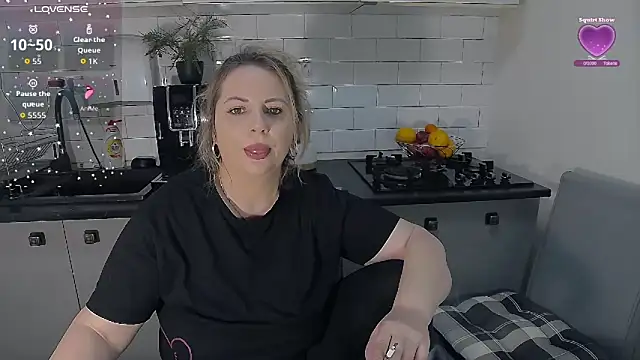 erikaerika online show from 02/15/26, 04:39