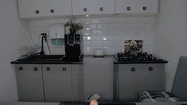 erikaerika online show from 09/19/25, 08:18