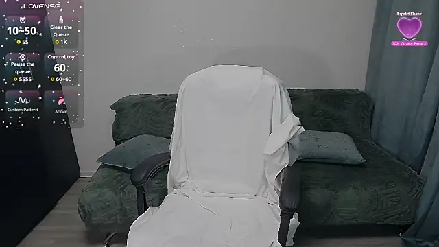 erikaerika online show from 02/11/26, 07:08