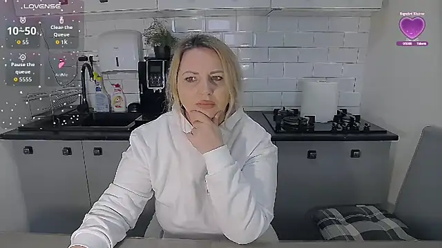 erikaerika online show from 03/04/26, 09:17