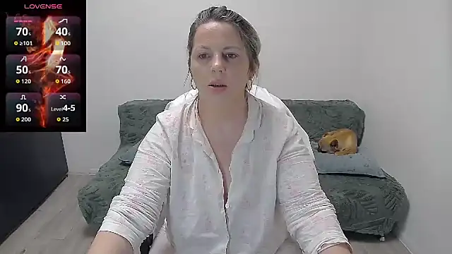 erikaerika online show from 05/17/26, 09:09