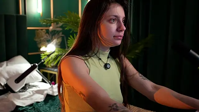 Eille Elfie online show from 12/01/25, 05:19