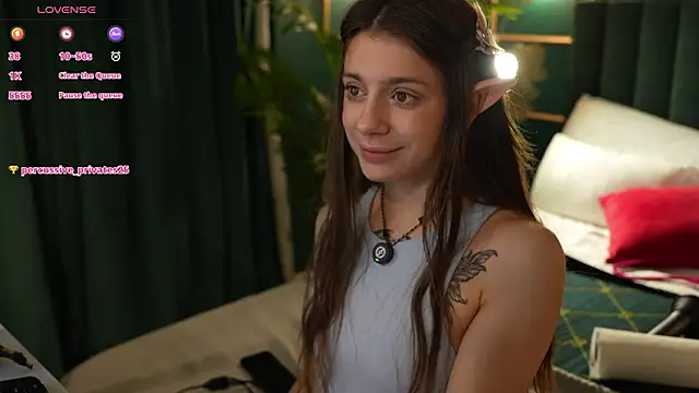 Eille Elfie online show from 12/15/25, 05:35