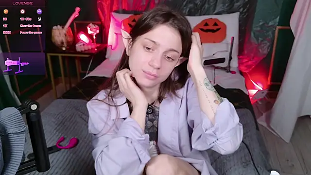 Eille Elfie online show from 10/27/25, 06:14