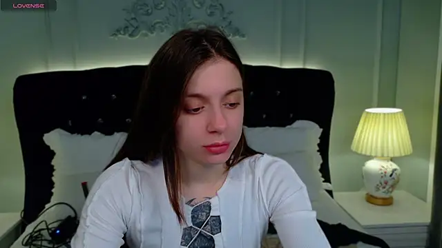 Eille Elfie online show from 11/28/25, 05:18