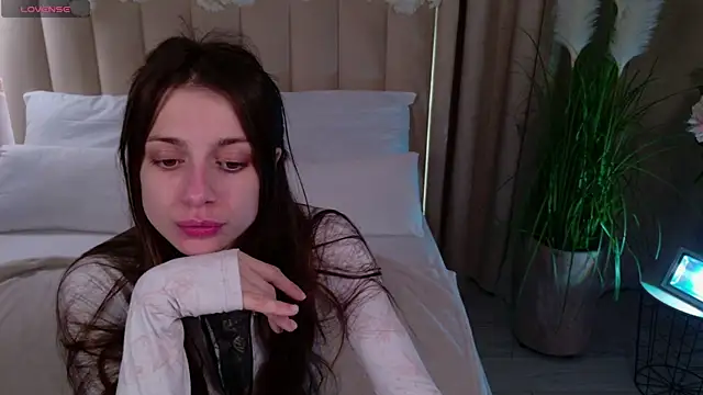 Snapshot of Eille_Elfie chatting on 10/07/25, 04:35 Eille Elfie online show from 10/07/25, 04:35