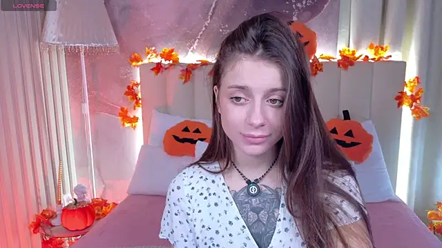 Snapshot of Eille_Elfie chatting on 10/20/25, 05:20 Eille Elfie online show from 10/20/25, 05:20