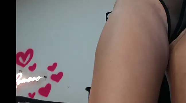 Snapshot of vittoriaromano chatting on 03/17/25, 12:32 vittoriaromano online show from 03/17/25, 12:32