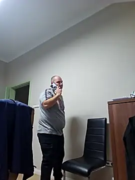 Andrew1900529 online show from 11/26/25, 01:33