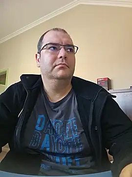 Andrew1900529 online show from 03/18/25, 10:07