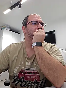 Andrew1900529 online show from 01/06/26, 07:29