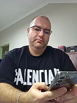 Andrew1900529 online show from 11/27/25, 08:37