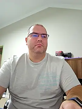 Andrew1900529 online show from 10/15/25, 06:22