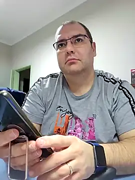 Andrew1900529 online show from 01/28/25, 05:43