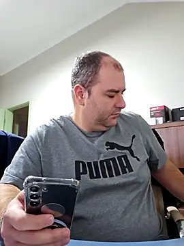 Andrew1900529 online show from 12/17/25, 06:29