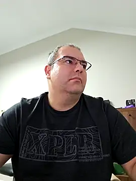 Andrew1900529 online show from 11/03/25, 05:34