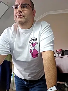 Andrew1900529 online show from 12/03/25, 09:31