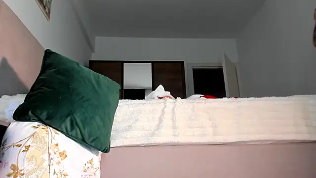 BrianaDiamondXXX online show from 10/27/25, 10:38