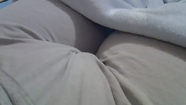 Snapshot of perescam chatting on 10/19/25, 03:09 perescam online show from 10/19/25, 03:09