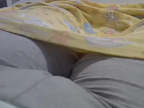 Snapshot of perescam chatting on 03/19/25, 12:59 perescam online show from 03/19/25, 12:59