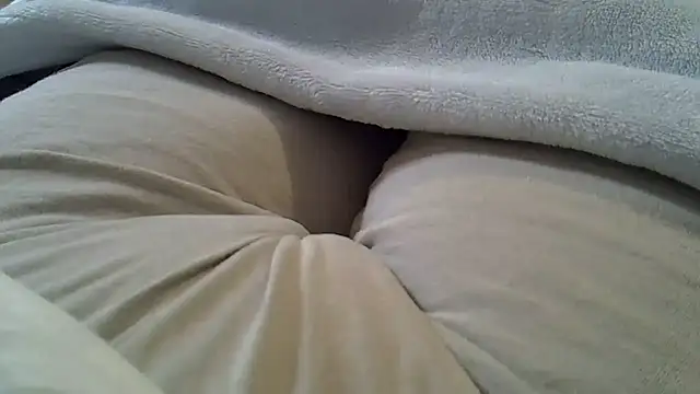 Snapshot of perescam chatting on 09/15/25, 04:29 perescam online show from 09/15/25, 04:29