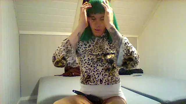 Snapshot of SassyAmanda87 chatting on 09/24/25, 12:51 SassyAmanda87 online show from 09/24/25, 12:51