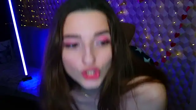 GoldieHoshie online show from 02/03/25, 05:24