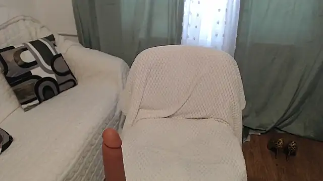 JullieMilf online show from 04/18/26, 09:11