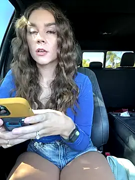 MaggyMayI online show from 11/13/25, 04:44