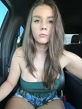 MaggyMayI online show from 10/14/25, 04:18