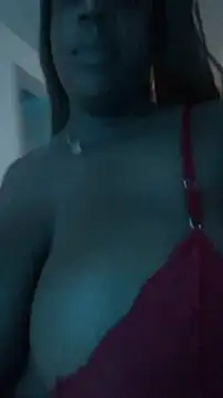 Adrilovechocolate online show from 04/19/26, 11:22
