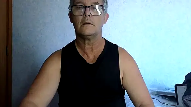 Snapshot of bigballnz chatting on 03/12/25, 07:14 bigballnz online show from 03/12/25, 07:14