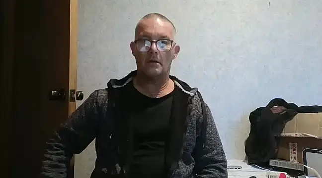 Snapshot of bigballnz chatting on 03/18/25, 07:44 bigballnz online show from 03/18/25, 07:44
