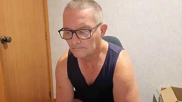 Snapshot of bigballnz chatting on 07/16/26, 05:10 bigballnz online show from 07/16/26, 05:10