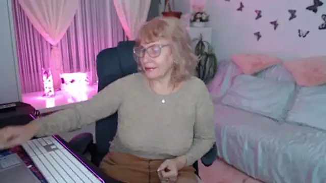 Ghertrude52 online show from 11/07/25, 04:06