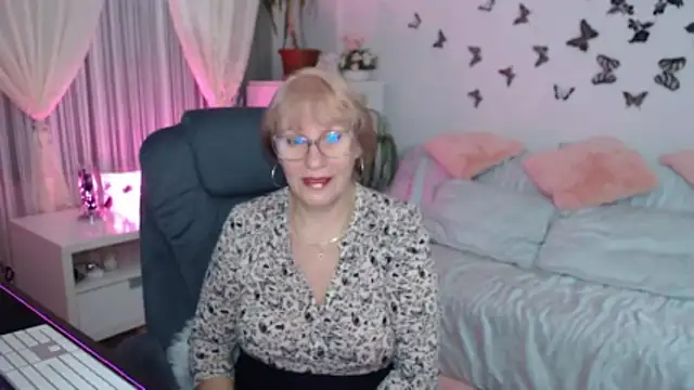 Ghertrude52 online show from 11/12/25, 04:05