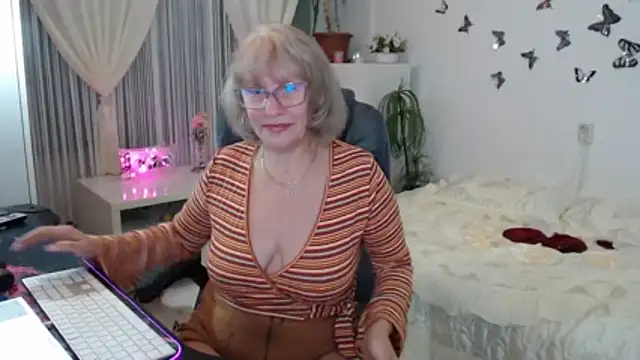 Ghertrude52 online show from 10/18/25, 04:14