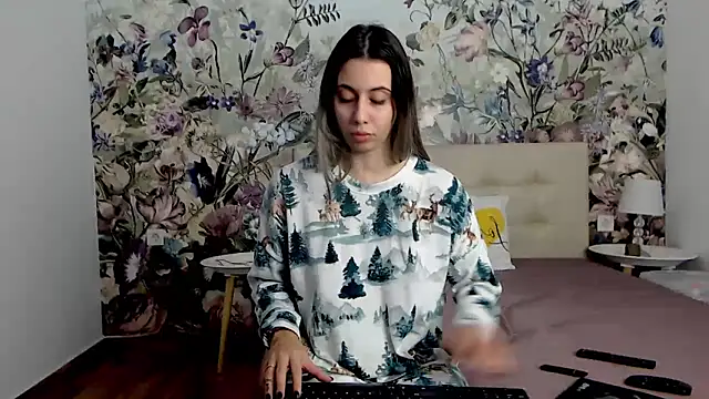 RoseDiamond06 online show from 11/06/25, 02:54